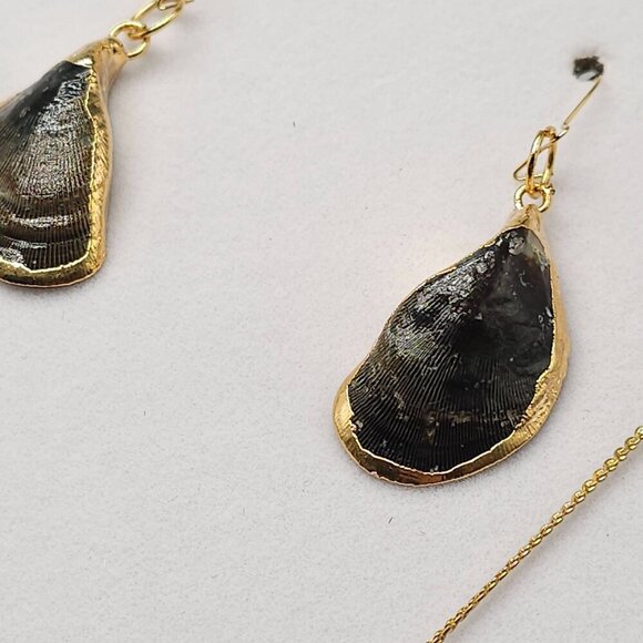 Gold Plated Shell Pendant Necklace Matching Earrings Set Vintage - Picture 5 of 9